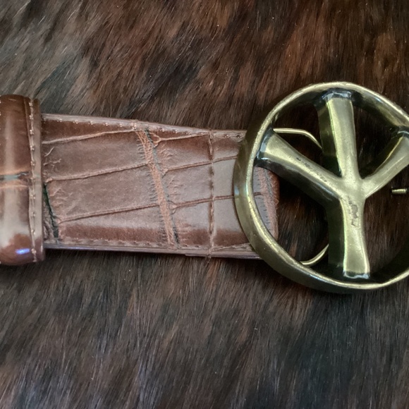 Kensie Genuine Leather Peace Sign Belt - Picture 7 of 10